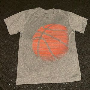 Tek gear basketball T-shirt